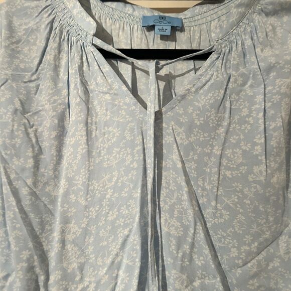 NEW CECE Blouse Womens Size Large 12 14 Light Blue Floral Top Short Sleeve Smock - Picture 3 of 5
